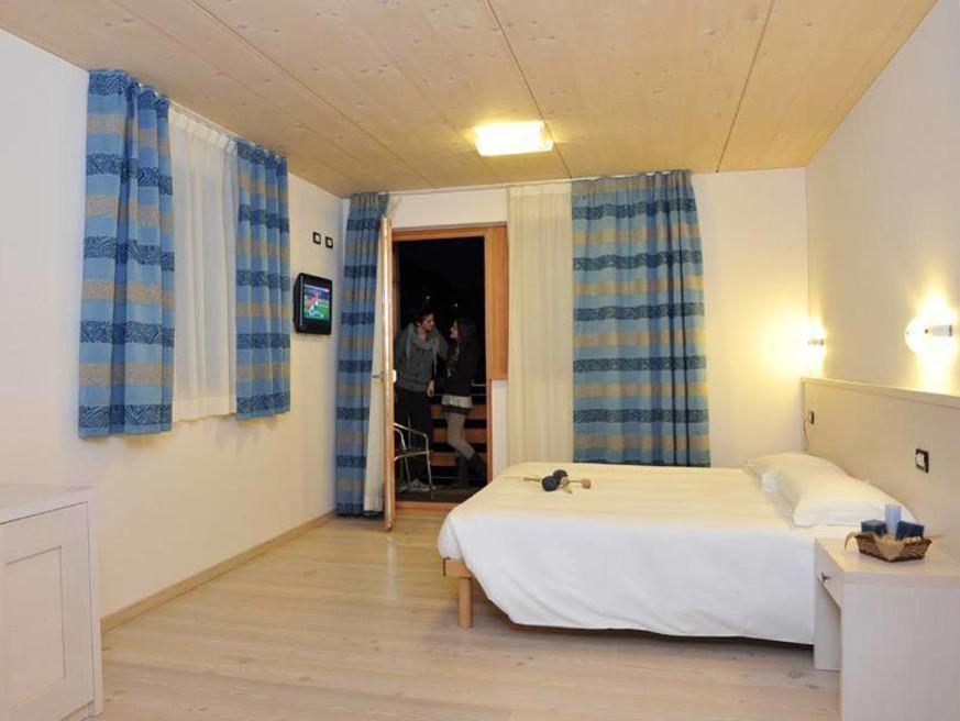 Bio Hotel Benny Медзана Екстериор снимка