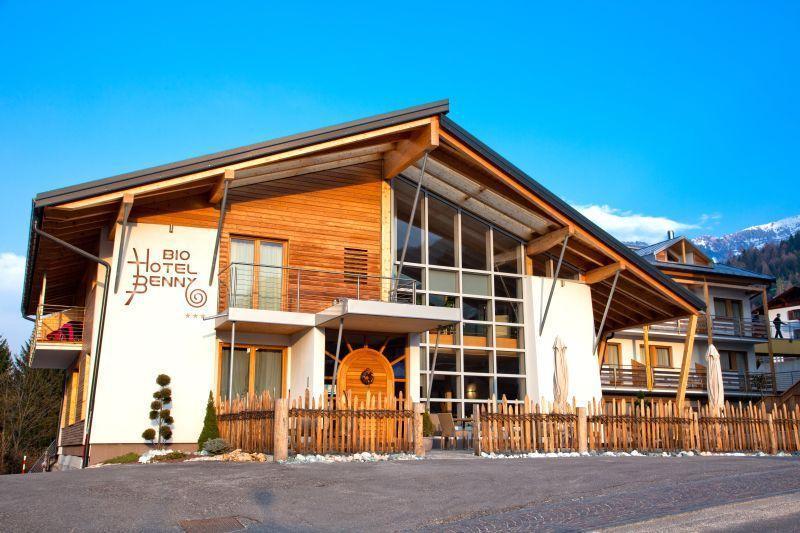 Bio Hotel Benny Медзана Екстериор снимка